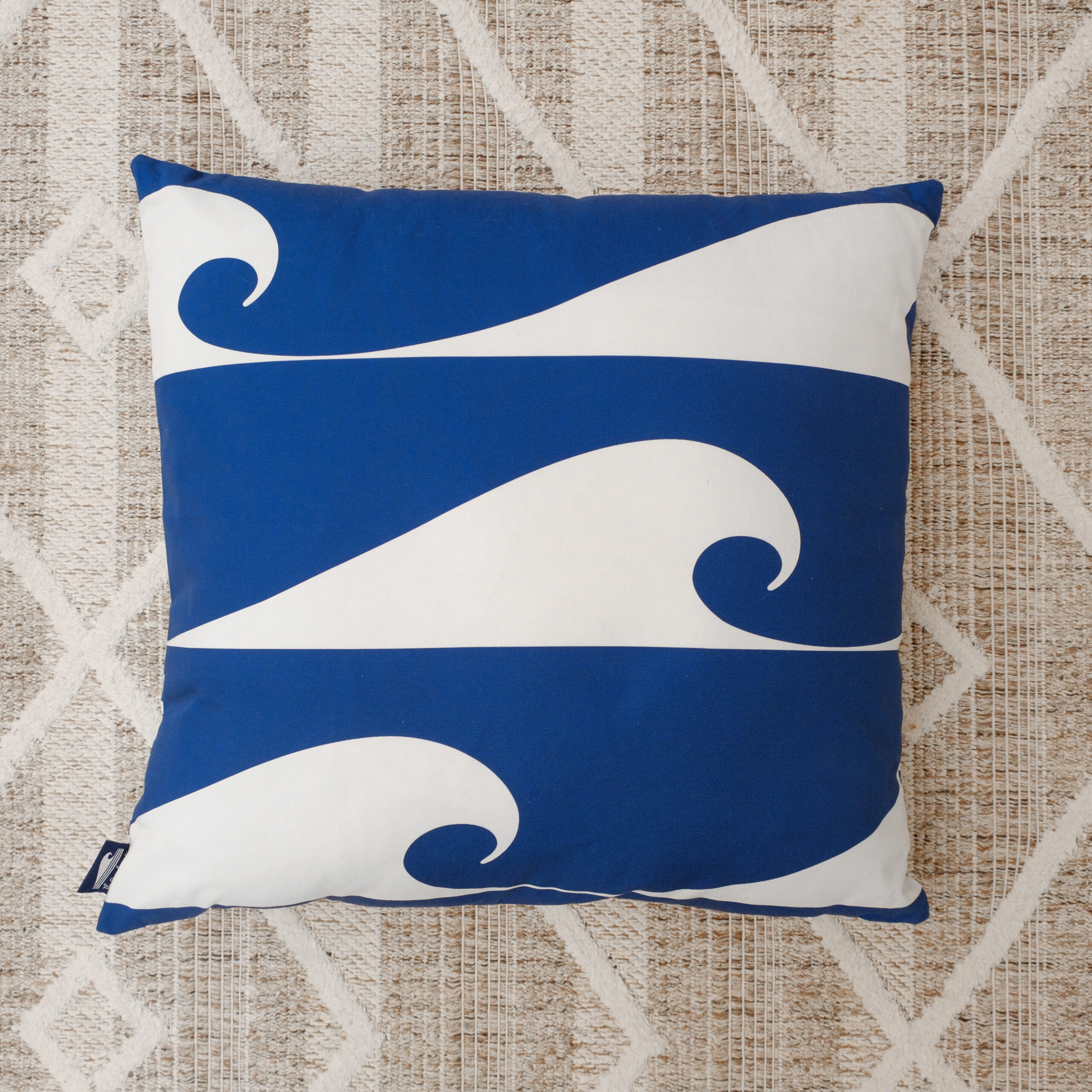 Tides Cushion waves Tides reversible cushion