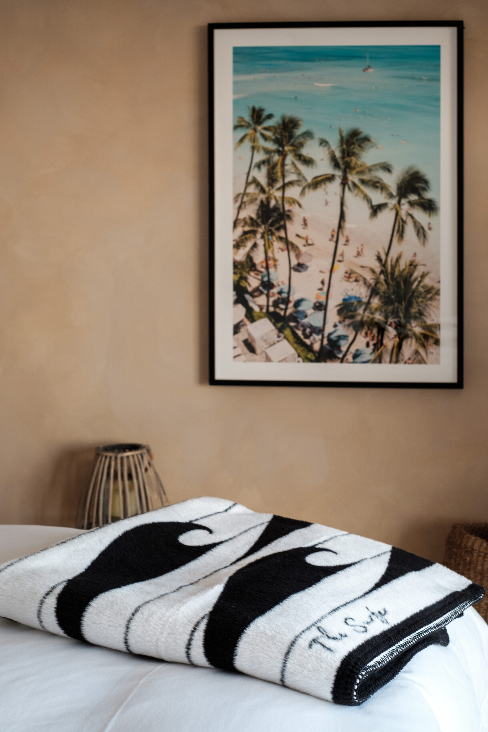 The Fluff Throw in Black – Modern Coastal Recycled Blanket with Wave Design